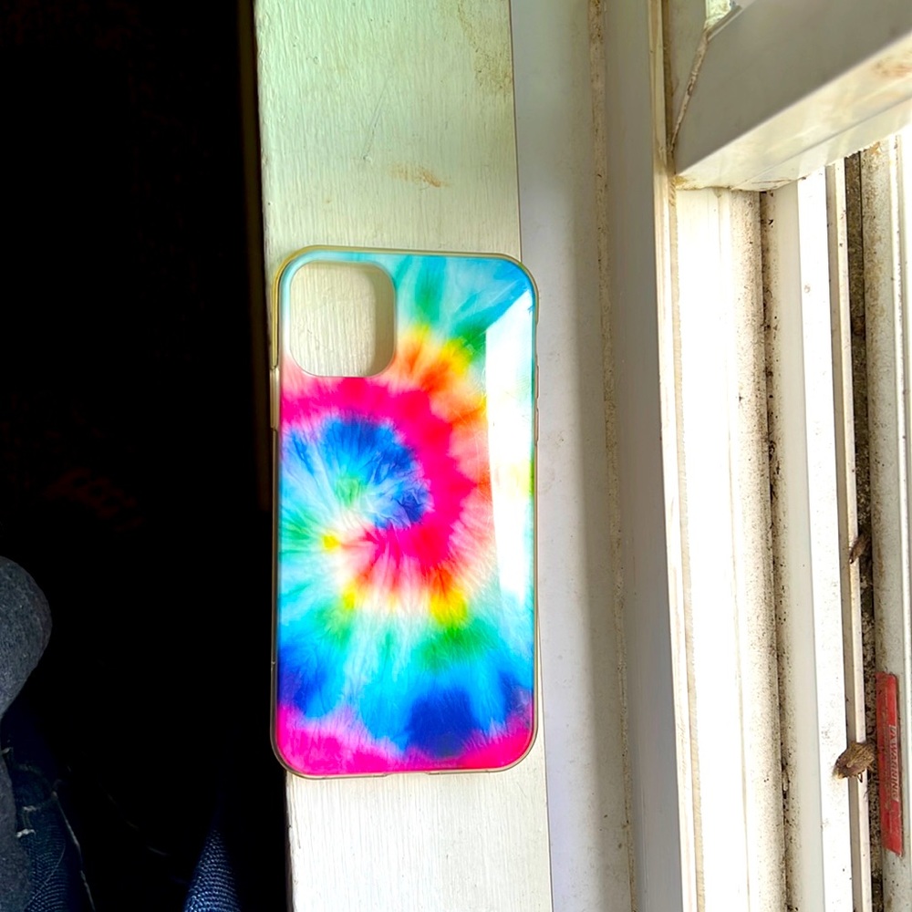 iPhone 11 case from forever 21 got it for 25 selling it for 10